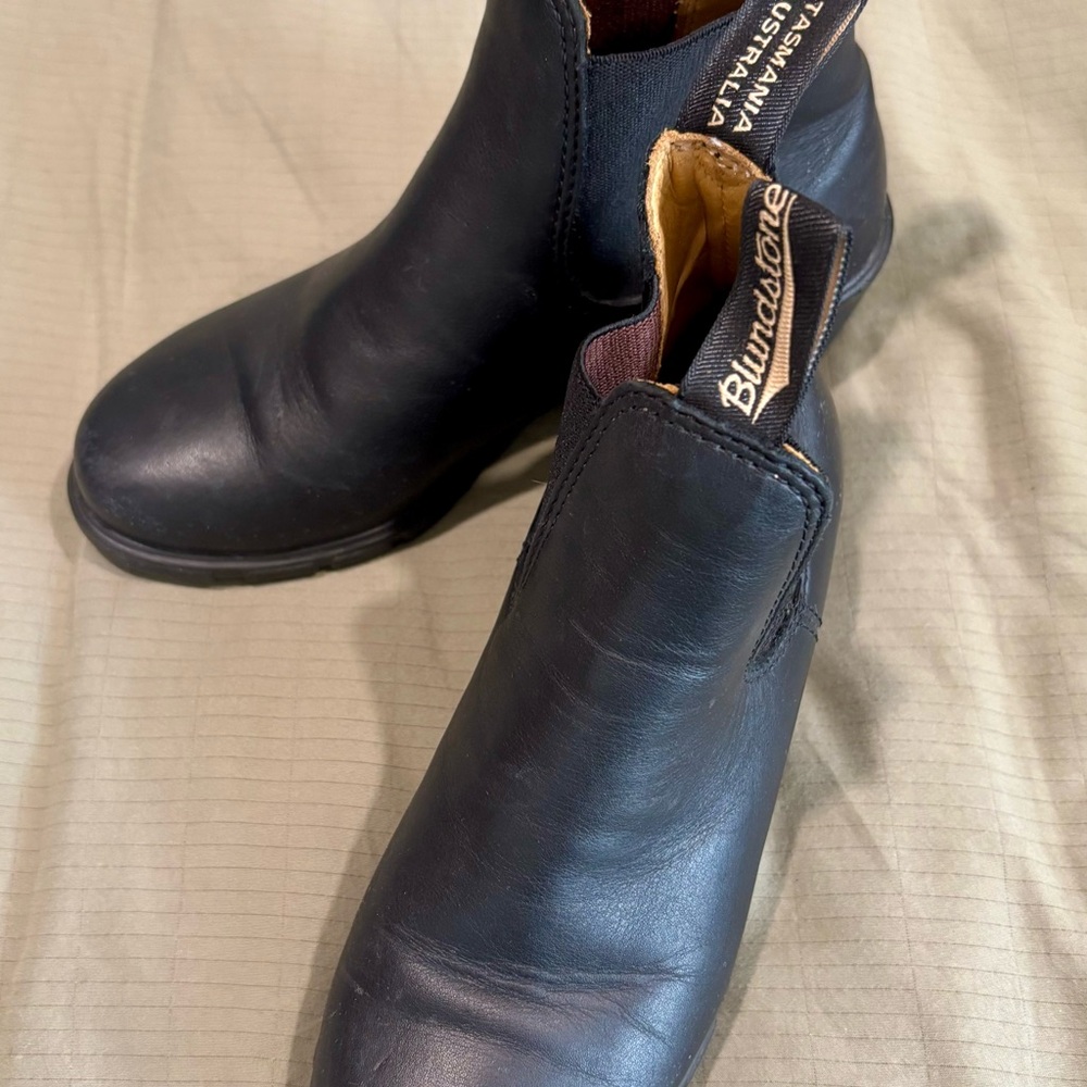 Blundstone Black Ankle Boots with Matte Finish